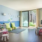 Hotel & 5*
