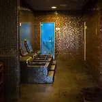 Hotel &