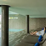 Hotel &