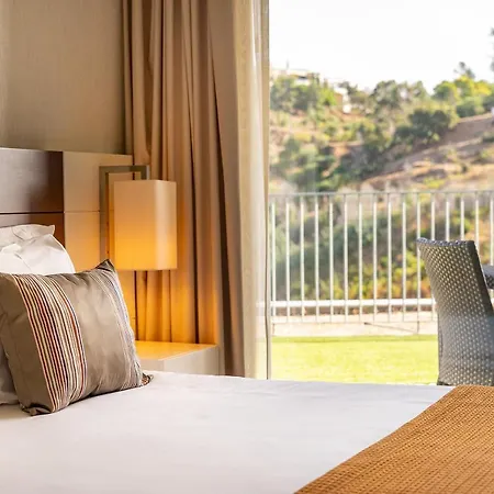 Hotel &