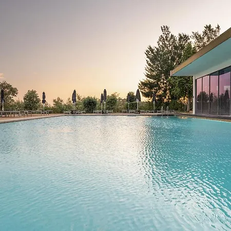 & Hotel 5*