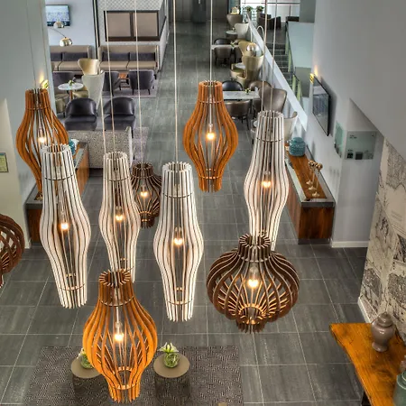 מלון & מונצ'יק