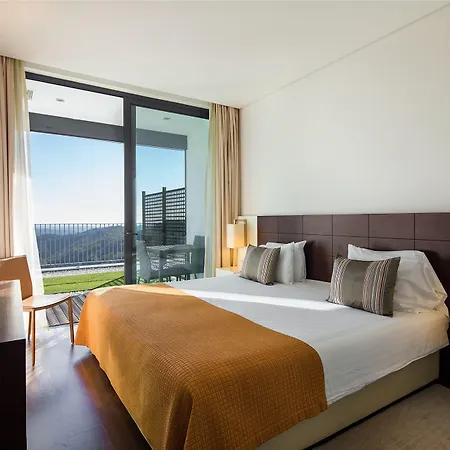 מלון & מונצ'יק