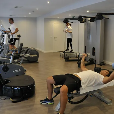 מלון & מונצ'יק